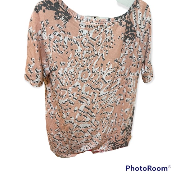 Blush splatter print top - Picture 5 of 6